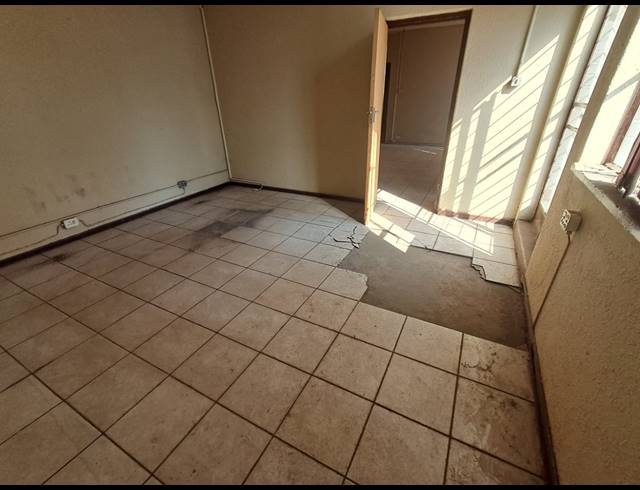 M² WORKSHOP TO LET IN NOLDICK